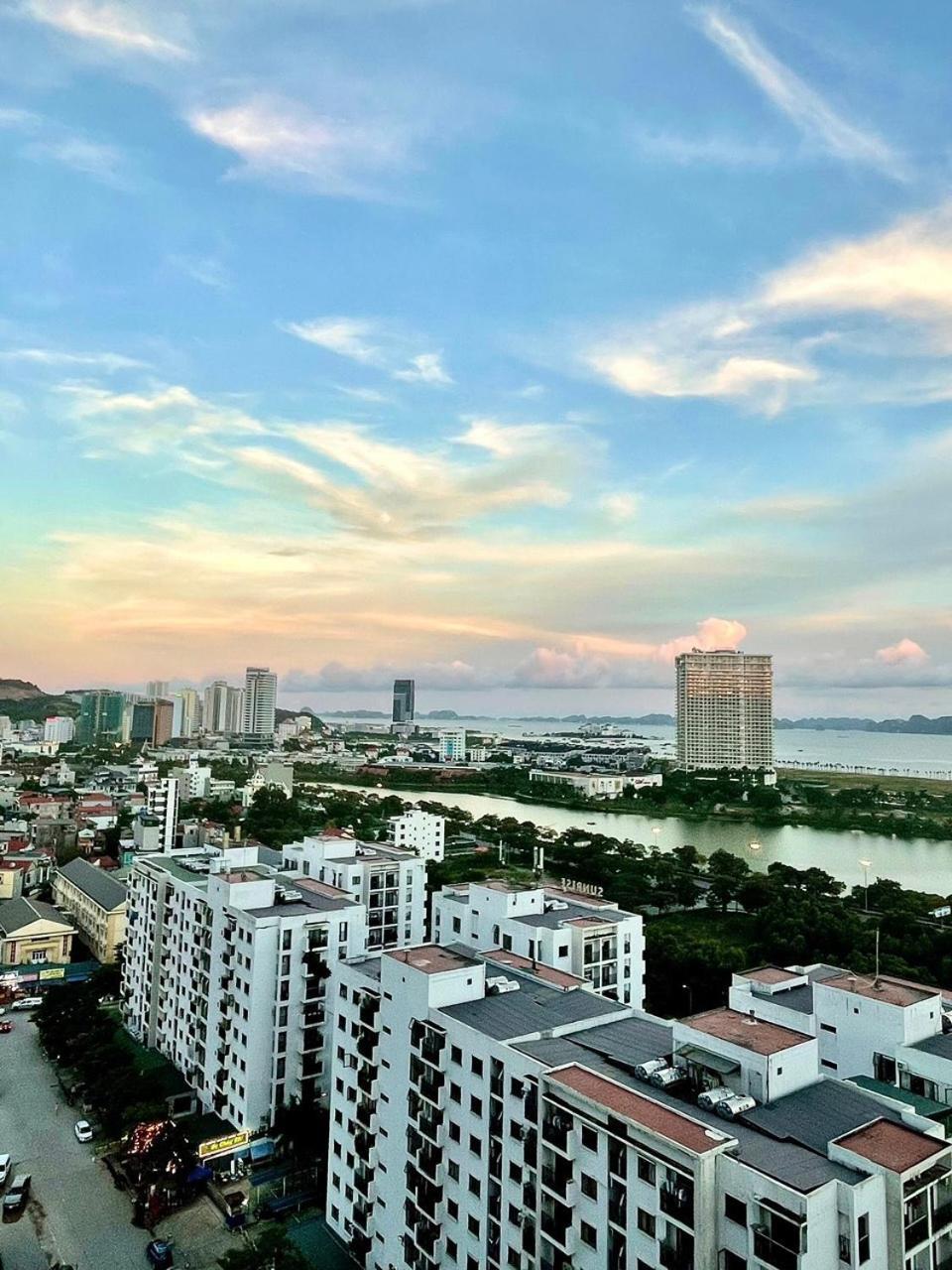 May House Green Bay Garden Ha Long - Near Marina Beach Экстерьер фото